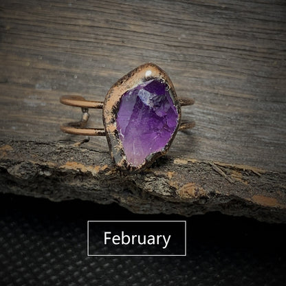 Rohstein Amethyst Ring, Februar Geburtsstein, handgefertigt, lila Kristall, rustikales Design