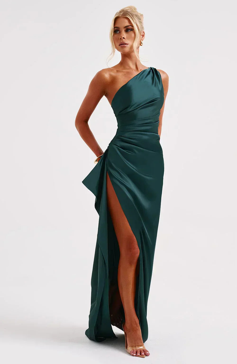 Elegantes, smaragdgrünes One-Shoulder-Maxikleid mit hohem Schlitz für Damenmode.