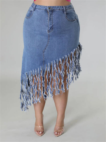Damen-Jeansrock mit asymmetrischem Saum und Fransen, blau, modisch, Plus-Size, Freizeitmode.