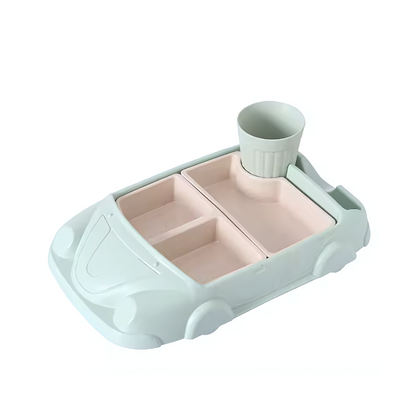 Grüner Auto-Kinderteller mit Fächern und Becherhalter, BPA-frei, umweltfreundlich.