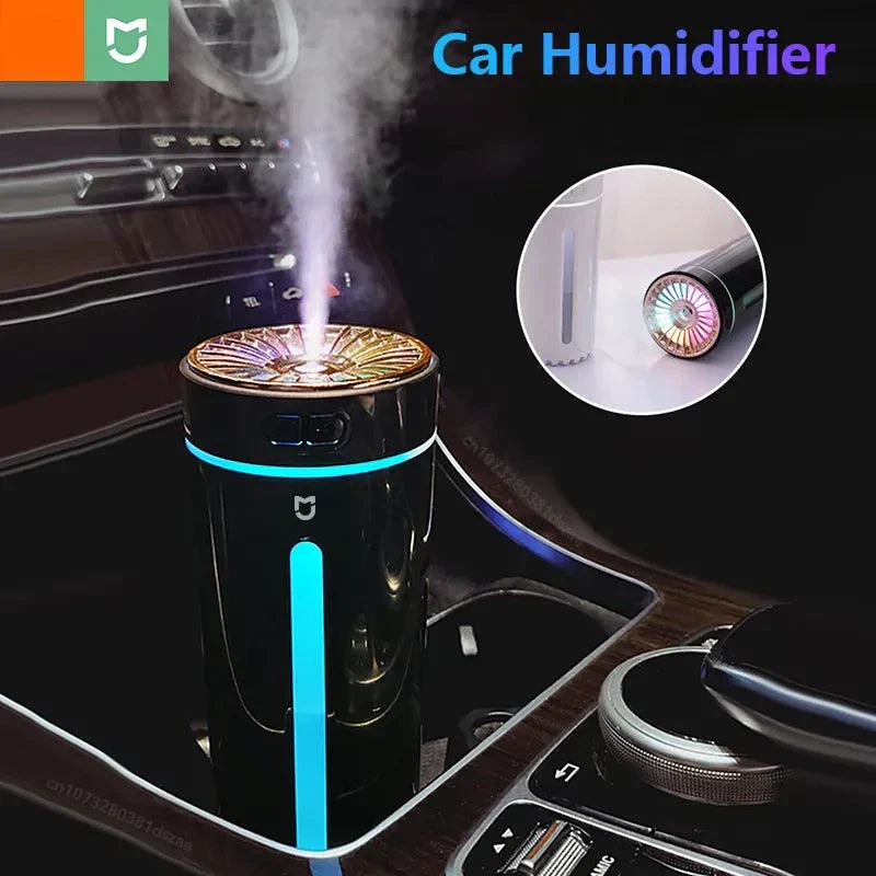 Schwarzer Auto-Luftbefeuchter mit LED-Licht, USB-betrieben, kompakt, modernes Design.