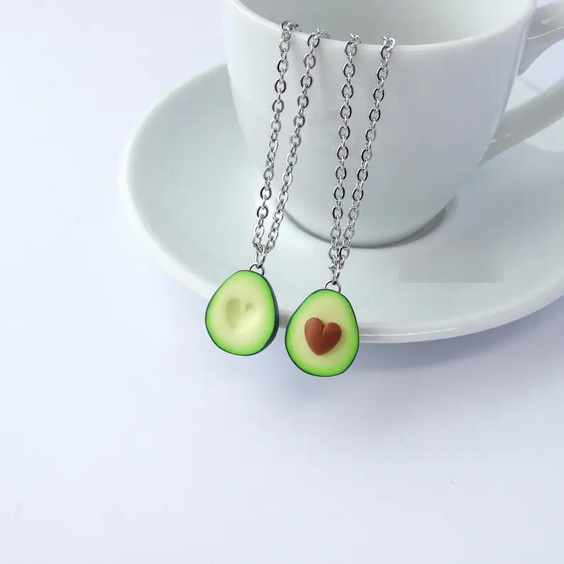 Avocado-Halsketten mit Herzanhänger, silberne Kette, Modeschmuck, Geschenkidee.