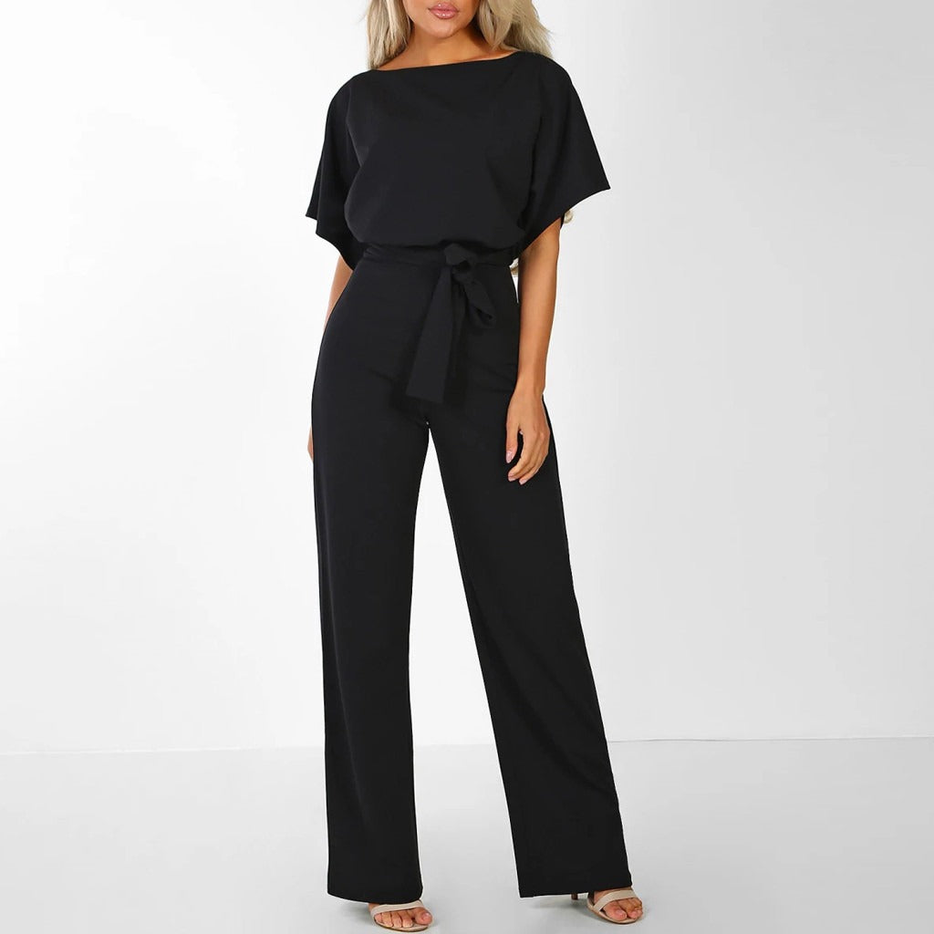 Eleganter schwarzer Damen-Jumpsuit mit Gürtel, Kurzarm, ideal für Abendmode.