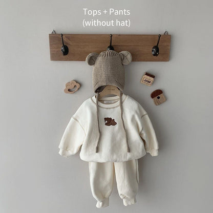 Baby-Set aus cremefarbenem Sweatshirt und Hose mit Bärenmotiv, ohne Mütze, Baumwolle.