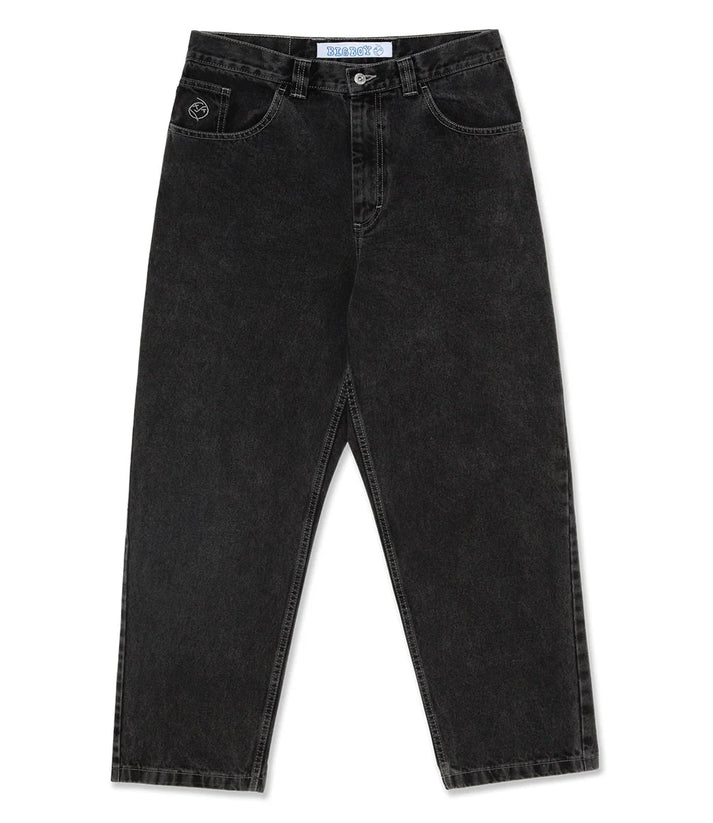 Schwarze Baggy-Jeans, lockere Passform, urbaner Skate-Stil, Herrenmode, Denim-Hose.