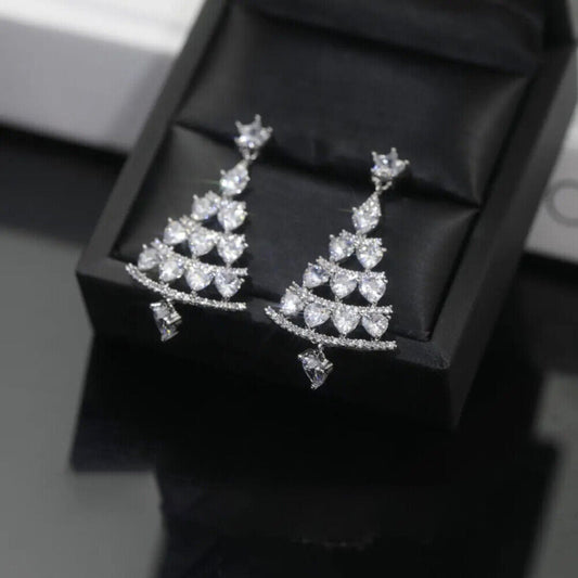 Silberne Ohrringe mit Zirkonia, dreieckiges Design, eleganter Schmuck, Geschenkidee.