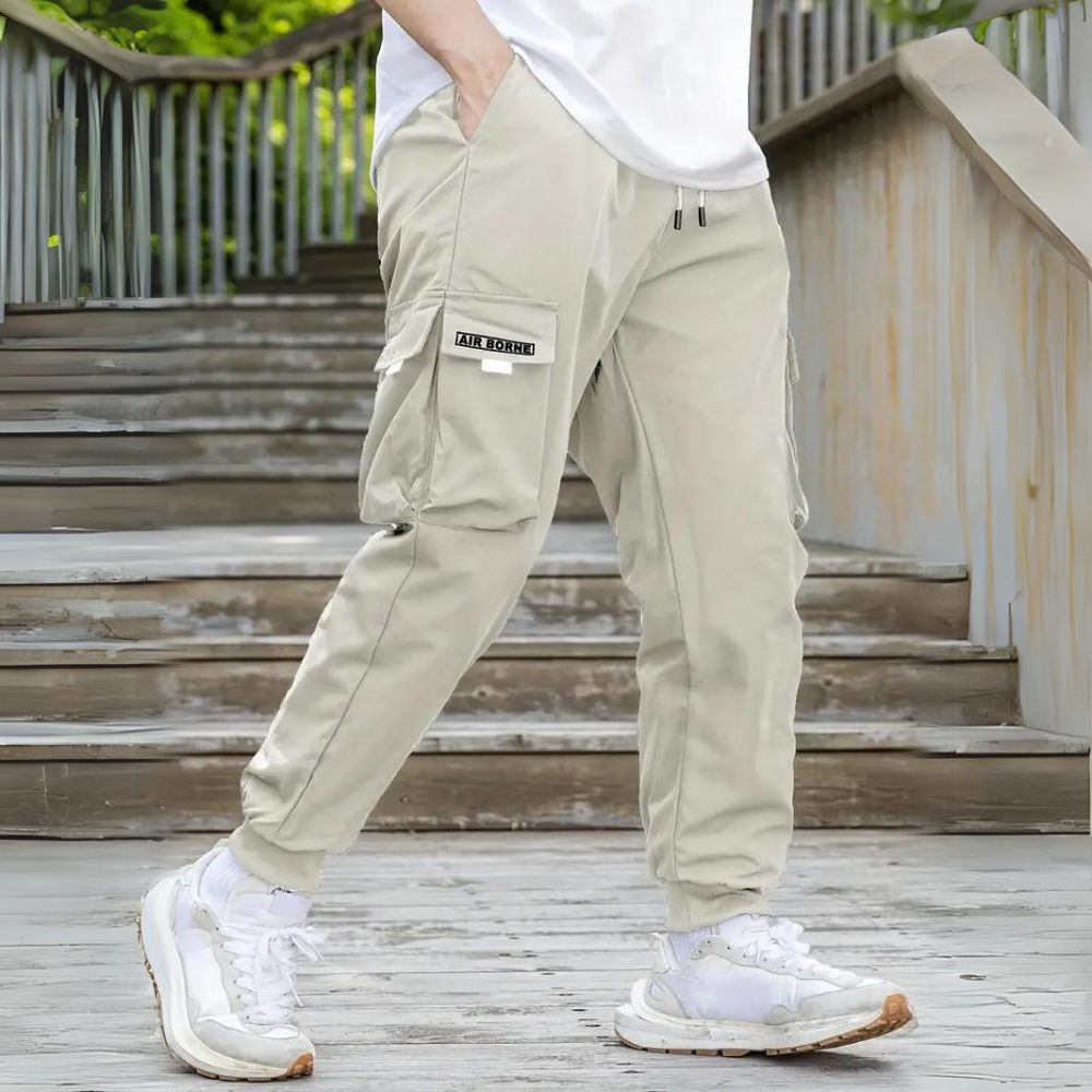 Beige Cargohose für Herren, lässig, Baumwolle, mit Taschen, ideal für Freizeitmode.
