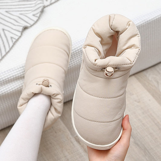 Beige Hausschuhe Damen, warm, gepolstert, rutschfest, Winter, gemütlich, weiches Material.