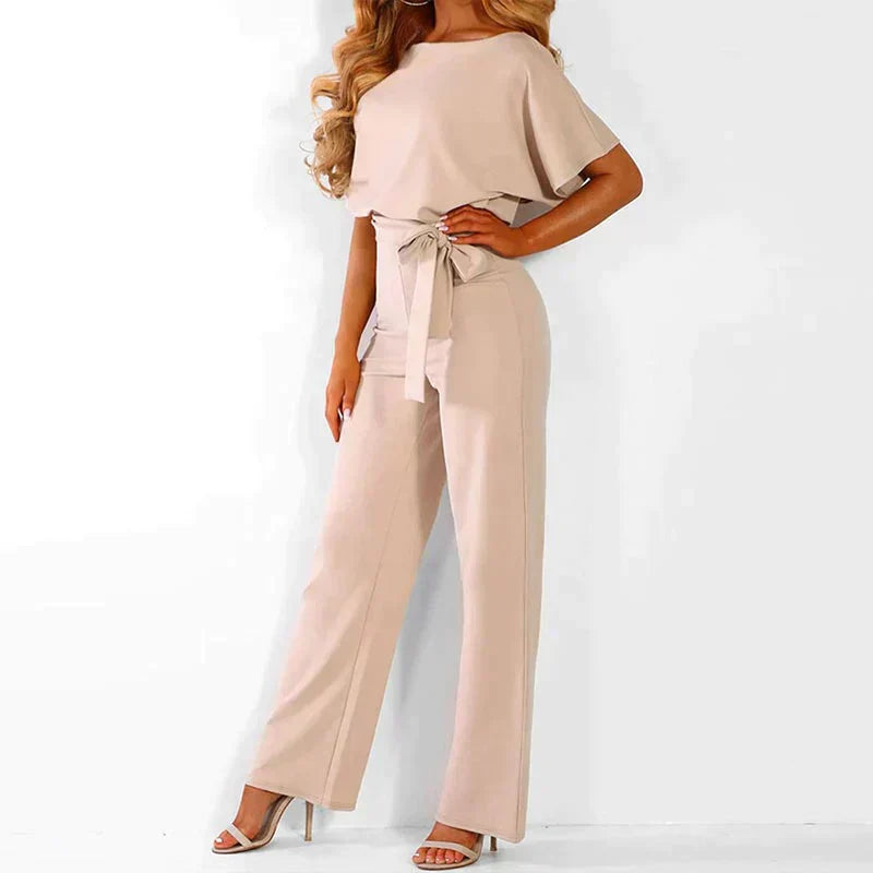 Beiges Damen-Einteiler mit Gürtel, elegantes Design, weite Hosen, Kurzarm, modisch.