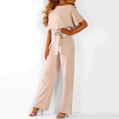 Beiges Damen-Einteiler mit Gürtel, elegantes Design, weite Hosen, Kurzarm, modisch.