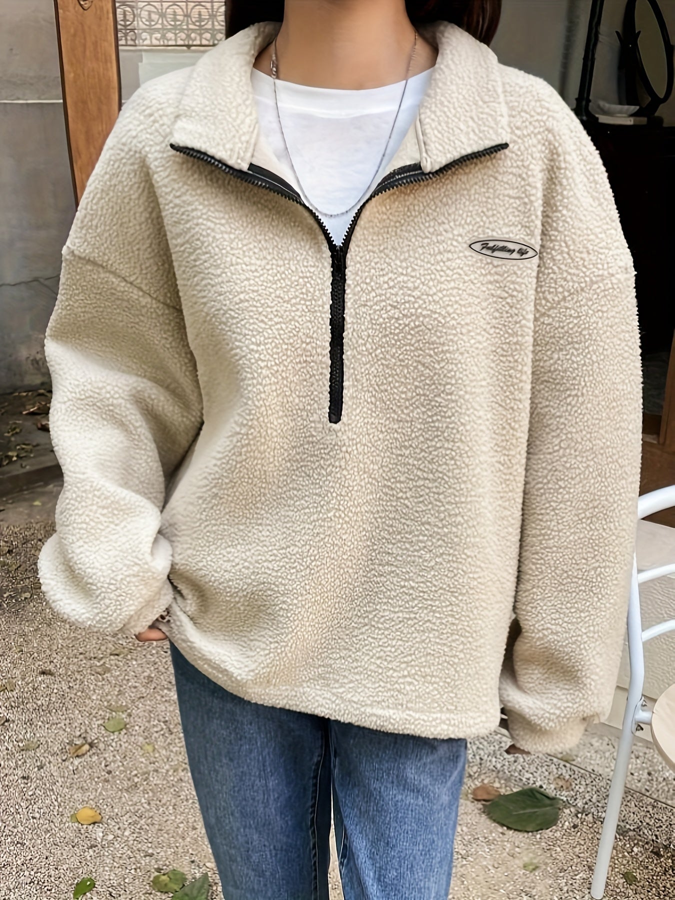 Damen Fleece-Pullover beige, Reißverschluss, lässig, warm, Herbstmode, Streetwear, gemütlich.