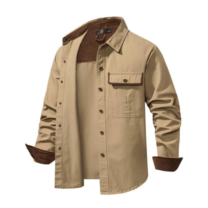 Beige Herrenjacke aus Baumwolle, Knopfleiste, Brusttasche, Freizeitmode, Herbstbekleidung.