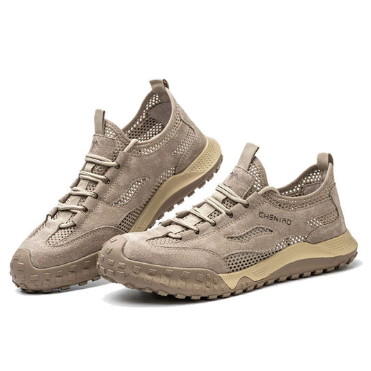 Beige Outdoor-Sneaker für Herren, atmungsaktiv, rutschfeste Sohle, ideal für Wandern und Trekking.