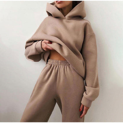 Damen Oversized Trainingsanzug beige, Kapuzenpullover und High-Waist-Hose, gemütlich, modisch.