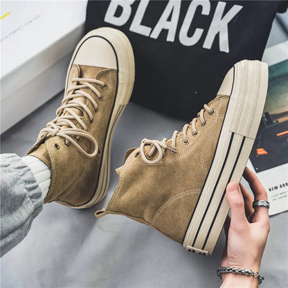 Beige High-Top-Sneaker aus Wildleder, Plateau-Sohle, modisch, lässig, Unisex-Schuhe.