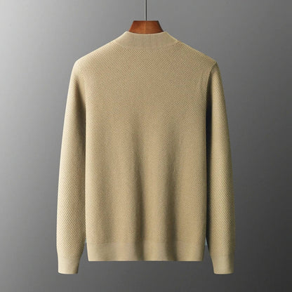 Beiger Strickpullover aus Baumwolle, Herrenmode, Rückansicht, elegantes Design, Herbstbekleidung.