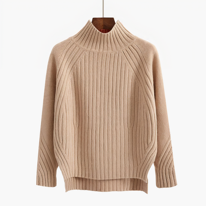 Beiger Strickpullover mit Rollkragen, geripptes Design, Damenmode, Herbst-Winter-Kleidung.