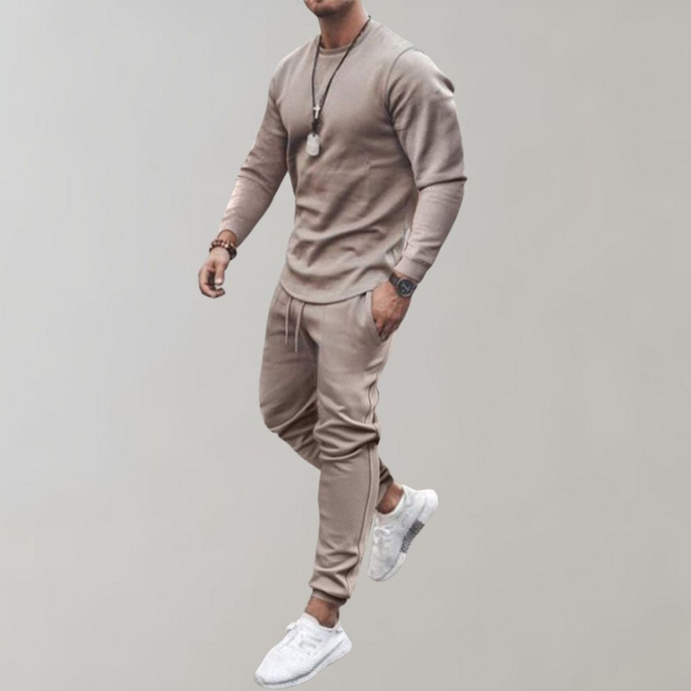 Beiges Herren-Trainingsset, Langarmshirt und Jogginghose, sportlich, bequem.