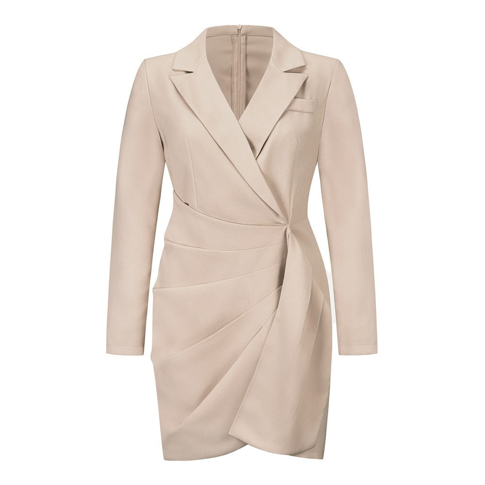 Beiges Damenkleid, langärmelig, elegantes Design, Wickeloptik, Business-Mode, Polyester.