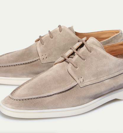 Beige Wildleder-Herrenschuhe, Schnürschuhe, Freizeitschuhe, modisch, bequem, hochwertig.