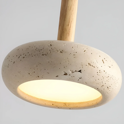 Moderne Deckenleuchte aus Beton, rund, beige, mit Holzdetail, minimalistisches Design.