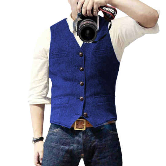 Mann in blauem Wollanzug mit Kamera, weißes Hemd, Jeans, Fotografie, Mode, Herrenbekleidung.