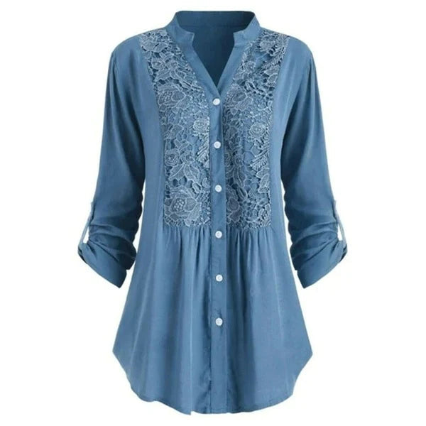 Blaue Damenbluse mit Spitzenmuster, langen Ärmeln, Knopfleiste, elegant, modisch.
