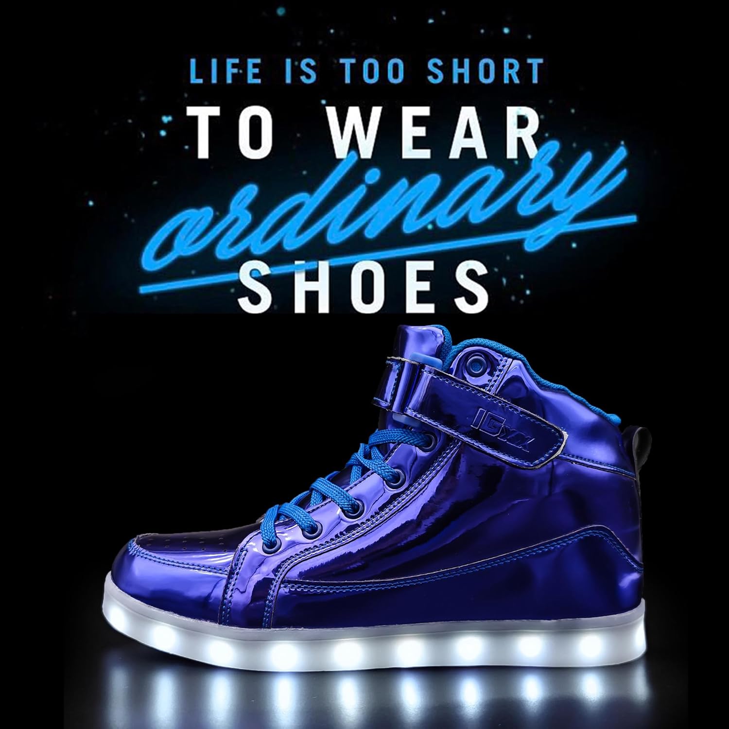Blaue LED-Sneaker mit leuchtender Sohle, modisches Design, reflektierendes Material.