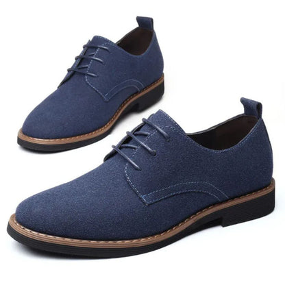 Blaue Herren-Schnürschuhe aus Wildleder, elegantes Design, rutschfeste Sohle.