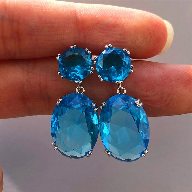 Blaue ovale Zirkonia Ohrringe, elegantes Design, Damen Schmuck, stilvolle Accessoires.