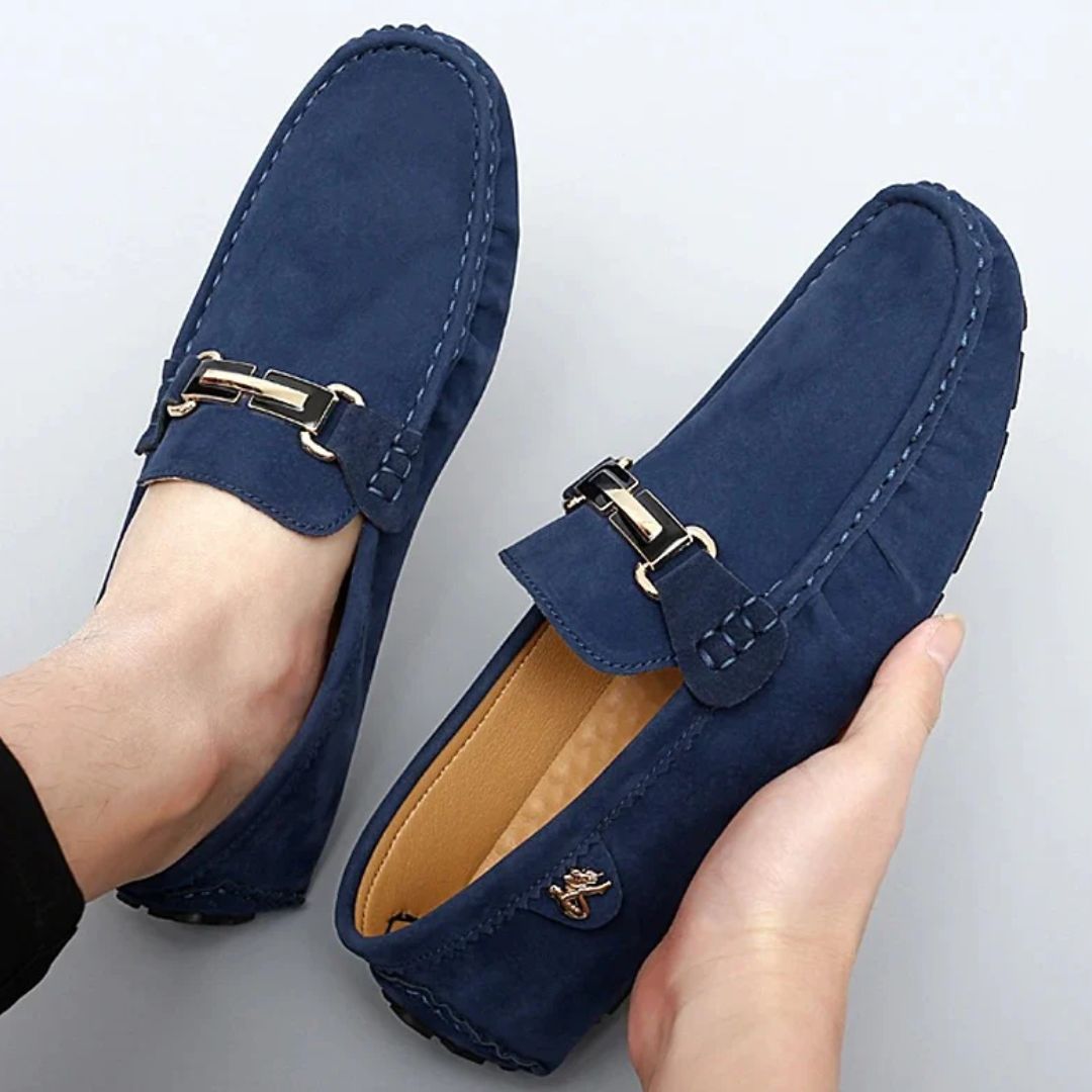 Blaue Wildleder-Mokassins für Herren, elegantes Design, Metallschnalle, bequeme Freizeitschuhe.