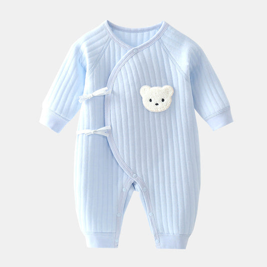Hellblauer Babystrampler mit Bärenmotiv, gerippt, Baumwolle, langärmelig, Knöpfe, Neugeborene.