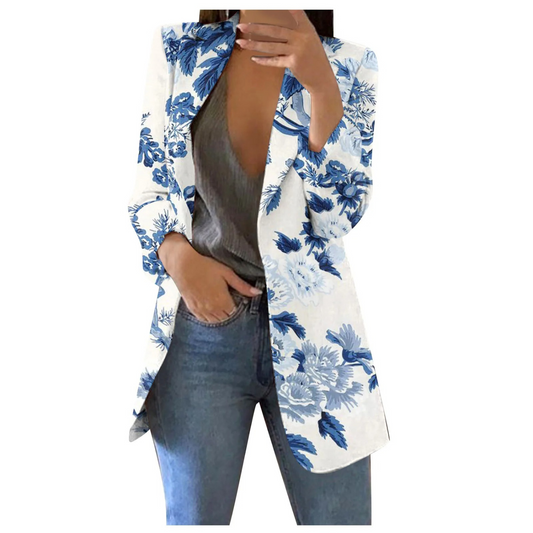 Damenblazer mit blauem Blumenmuster, weiß, tailliert, modisch, elegant, Freizeitkleidung.