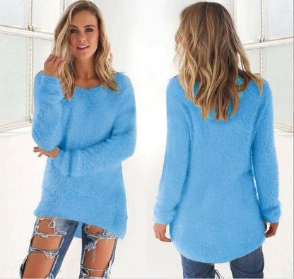 Flauschiger blauer Damenpullover, langärmelig, lässig, bequem, modisch, Herbstmode.