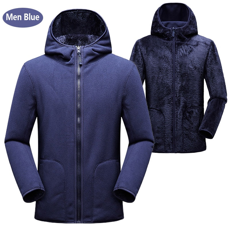 Dunkelblaue Herrenjacke mit Kapuze, Fleece-Innenfutter, Reißverschluss, Wintermode.