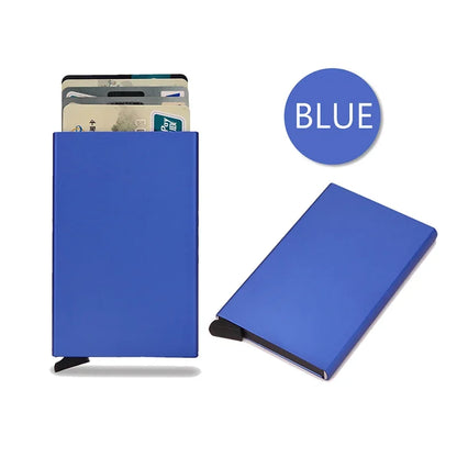 Blauer Aluminium-Kartenhalter, schlankes Design, RFID-Schutz, für Kreditkarten und Ausweise.