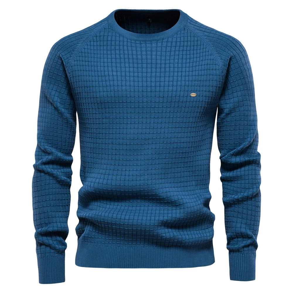 Blauer Herrenpullover, Strickmuster, Rundhalsausschnitt, Baumwolle, modisch, bequem.