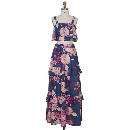 Blaues, ärmelloses Maxikleid mit rosa Blumenmuster, Rüschen, Sommermode, Damenbekleidung.