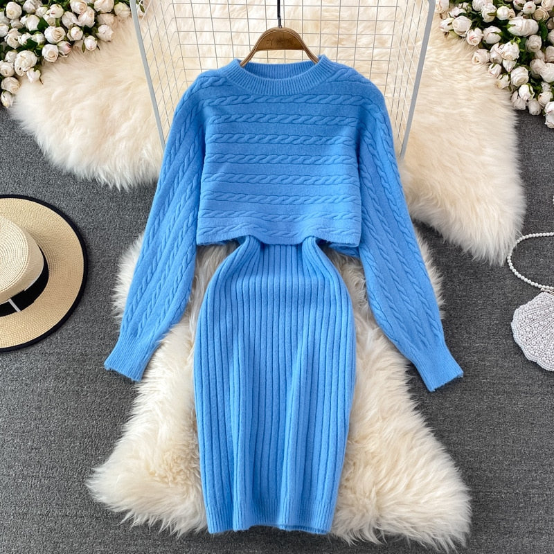 Blaues Strickkleid-Set mit Zopfmuster, langärmelig, elegant, Damenmode, Herbst-Winter.