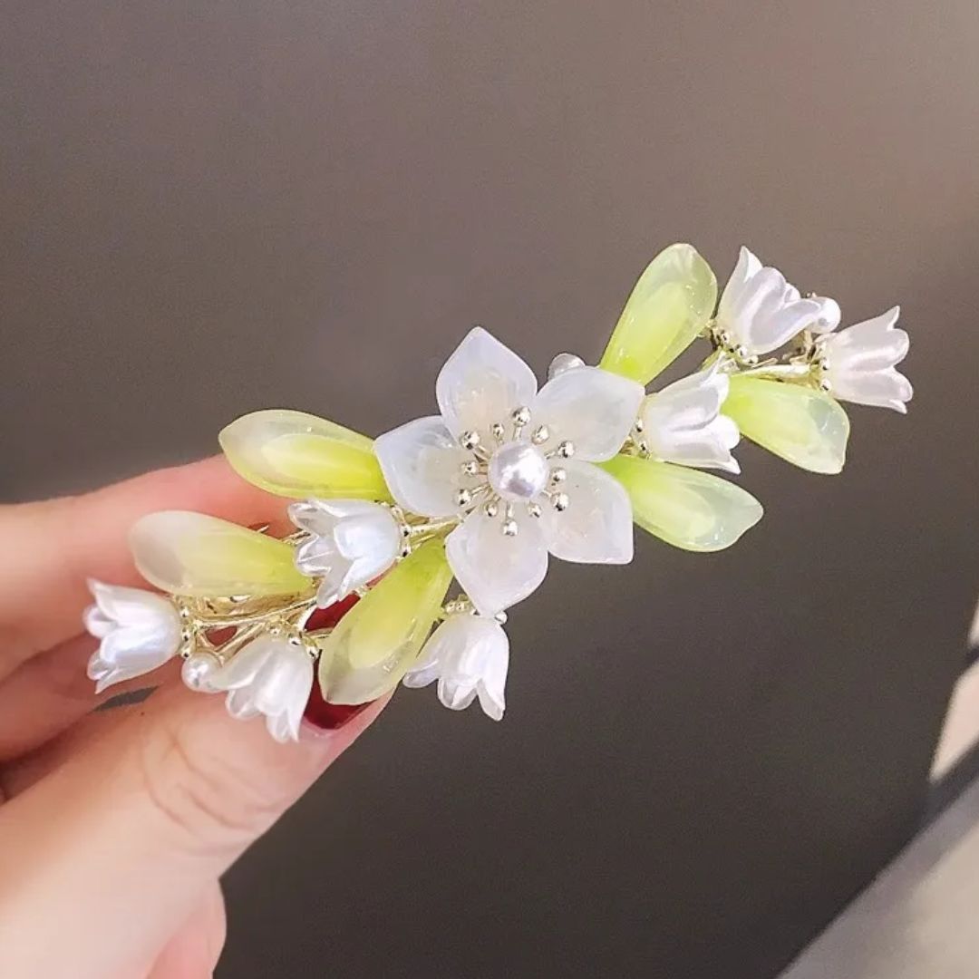Handgefertigter Haarclip mit weißen und gelben Blumen, Perlen, eleganter Haarschmuck.