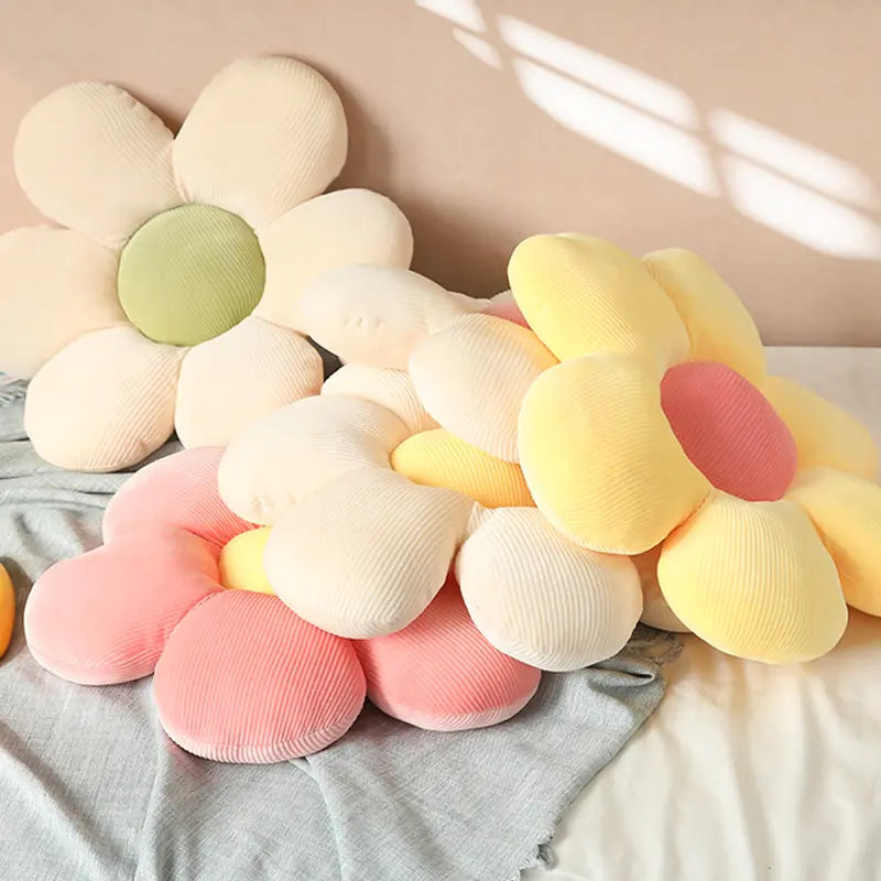 Blumenförmige Kissen, pastellfarben, Cord, dekorativ, Sofa, Bett, Wohnzimmer, gemütlich.