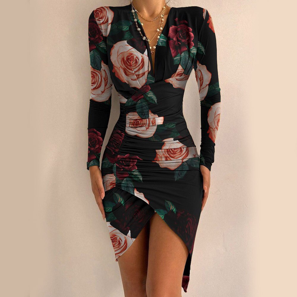 Feminines schwarzes Kleid mit Rosenmuster, V-Ausschnitt, Langarm, figurbetont, elegant.
