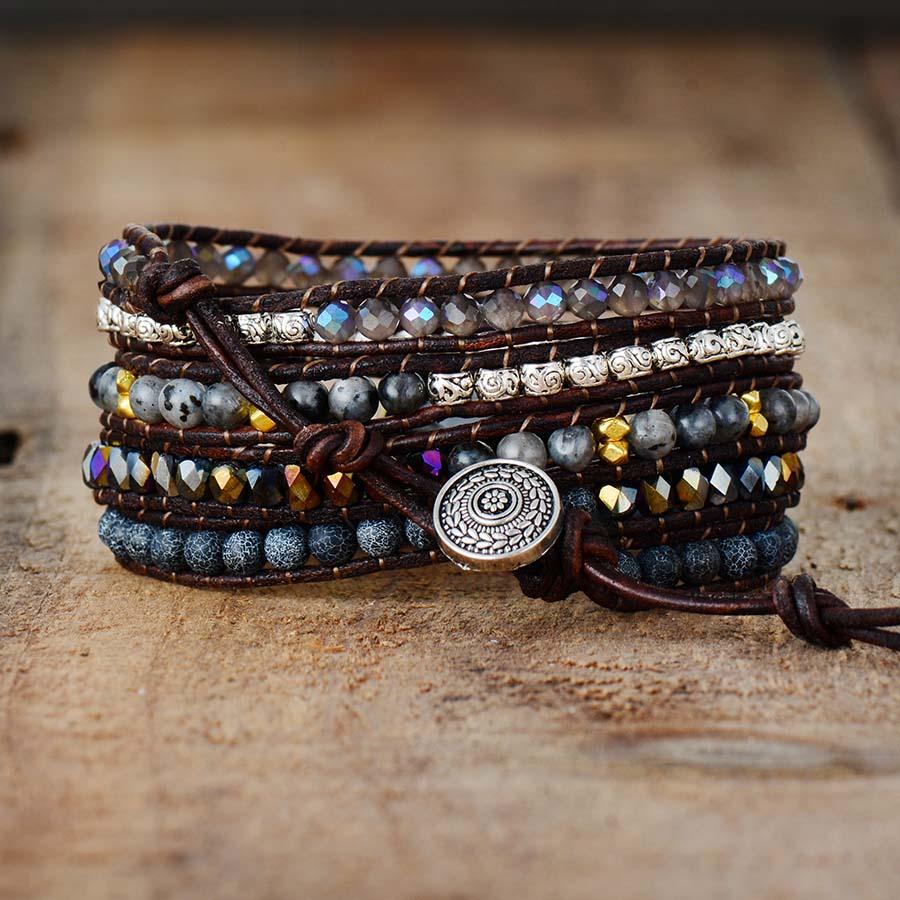 Boho-Armband aus Leder mit schwarzen Onyx-Perlen, 5-reihig, handgefertigt, Unisex-Schmuck.