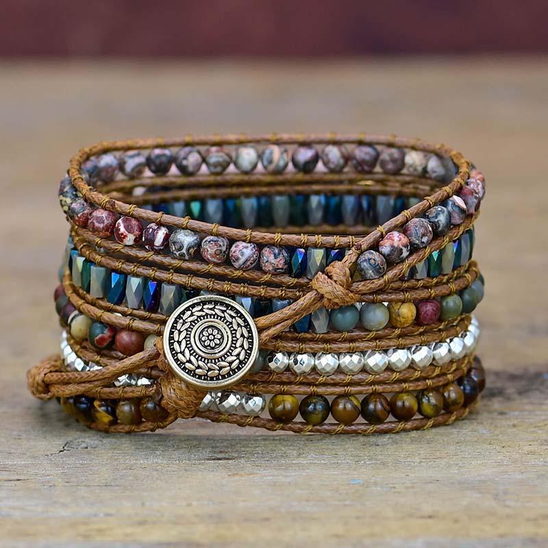 Mehrlagiges Armband aus Naturstein und Leder mit Tigerauge für Apple Watch, Boho-Stil.