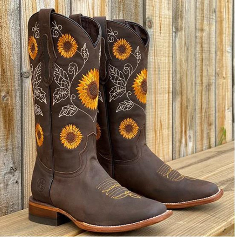 Braune Cowboystiefel mit Sonnenblumenstickerei, Leder, Damenmode, Westernstil, Outdoor.