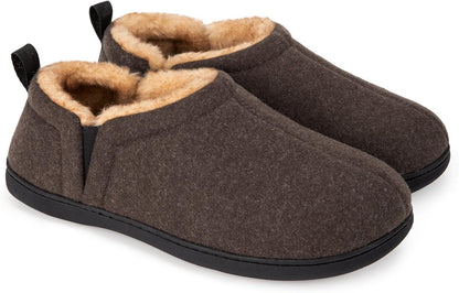 Braune Filzhausschuhe mit Fleecefutter, rutschfeste Sohle, warme Winterpantoffeln für Herren.