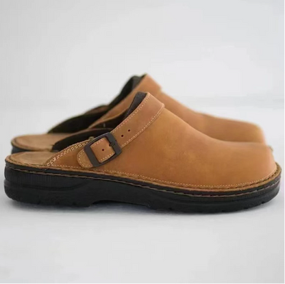 Braune Leder-Clogs mit Schnalle, bequeme Schuhe für Damen und Herren, rutschfeste Sohle.