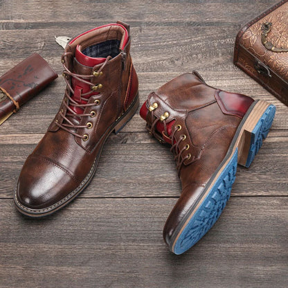 Braune Lederstiefel mit blauer Sohle, Herrenmode, robustes Design, stilvolle Herbstschuhe.
