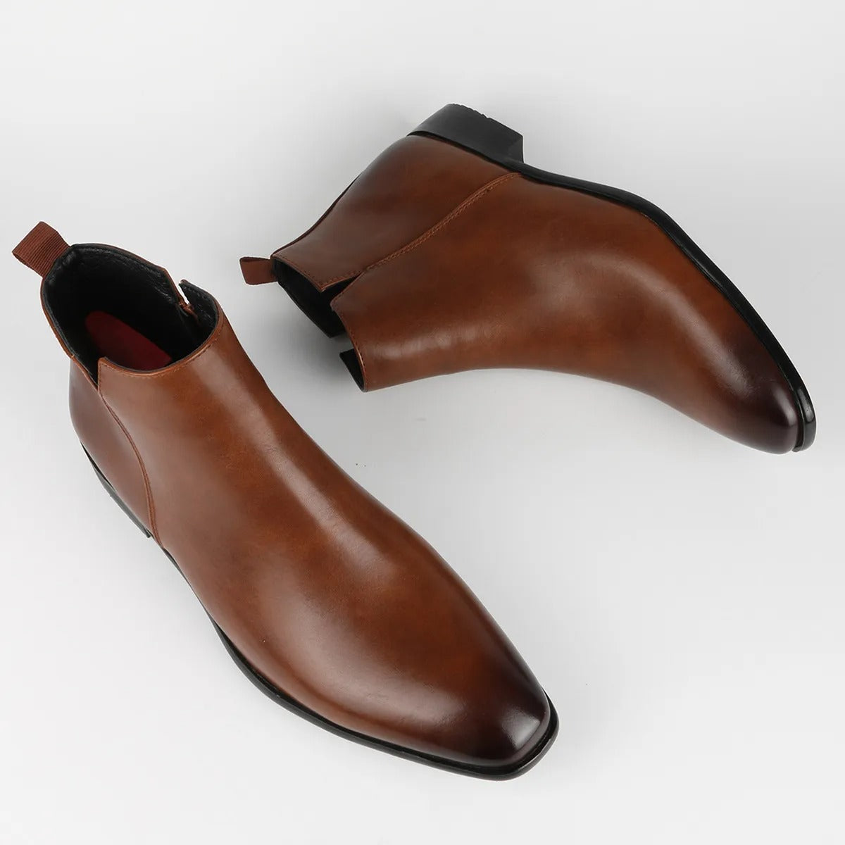 Braune Lederstiefeletten für Herren, elegantes Design, rutschfeste Sohle, modische Herrenschuhe.