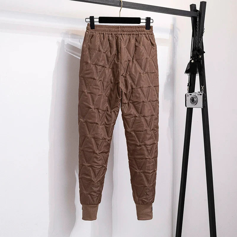 Braune Stepphose für Herren, warm, modisch, elastischer Bund, ideal für Herbst und Winter.